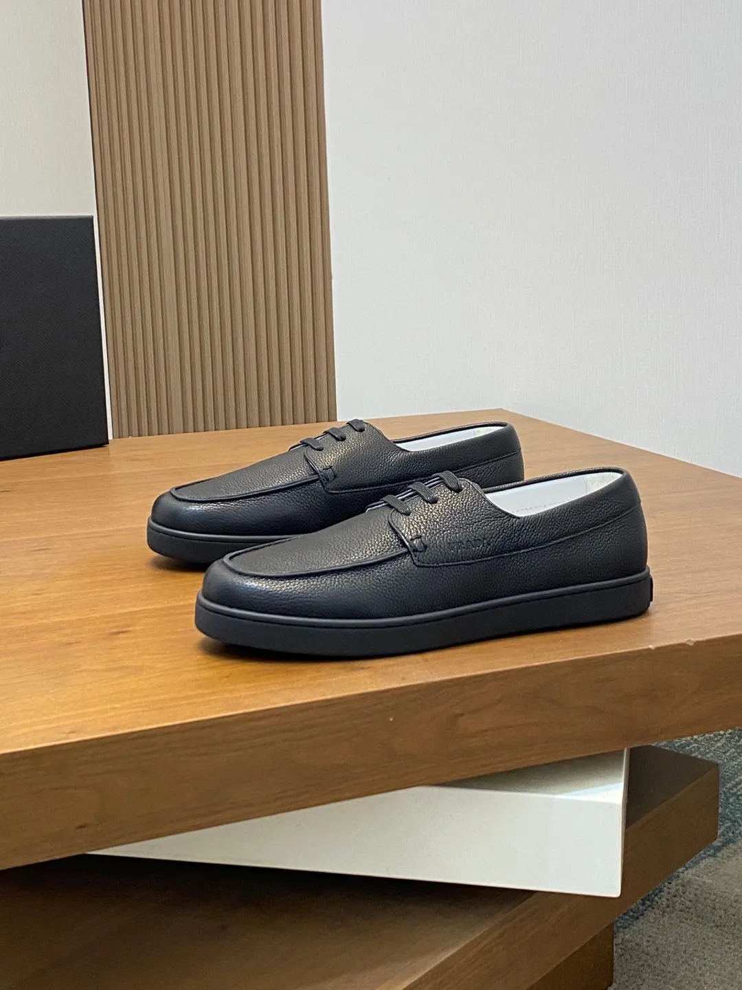 Men's shoes 💰700 [PRADA] Men's shoes are on sale at the counter, sold in Guangzhou, synchronized with the official website, 1 high-quality shipment ✔️ Original cowhide + cowhide lining, 1🆚1 replica, original sole, 38-45 (38.45 custom-made, non-refundable)